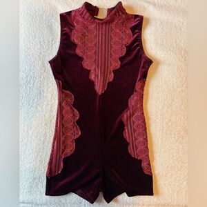A Wish Come True Burgundy Velvet Dance Costume w Lace. Adult Medium